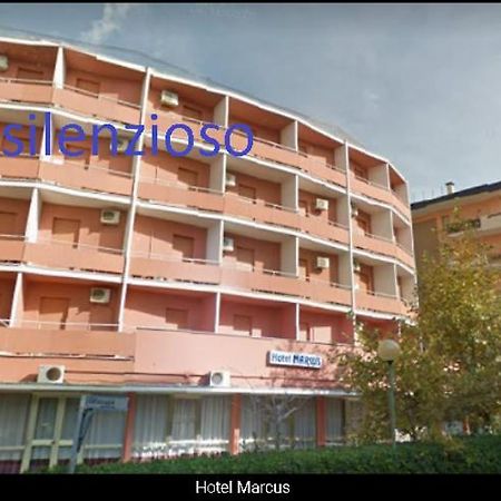 צ'סנטיקו Hotel Marcus מראה חיצוני תמונה