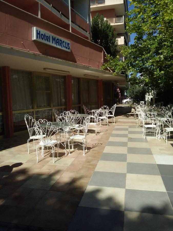 צ'סנטיקו Hotel Marcus מראה חיצוני תמונה